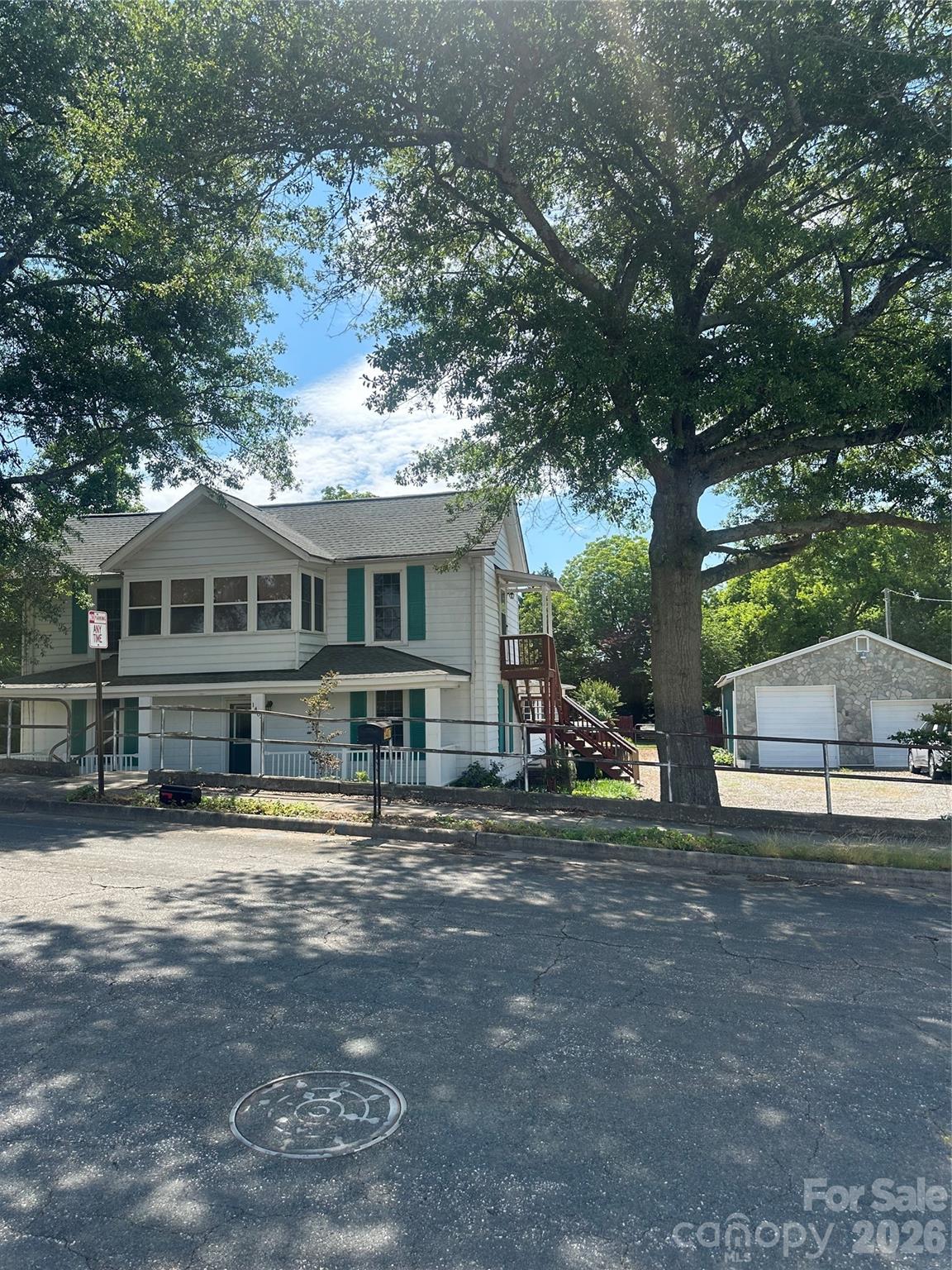 1407 N College Avenue, Newton, NC — property listing photo
