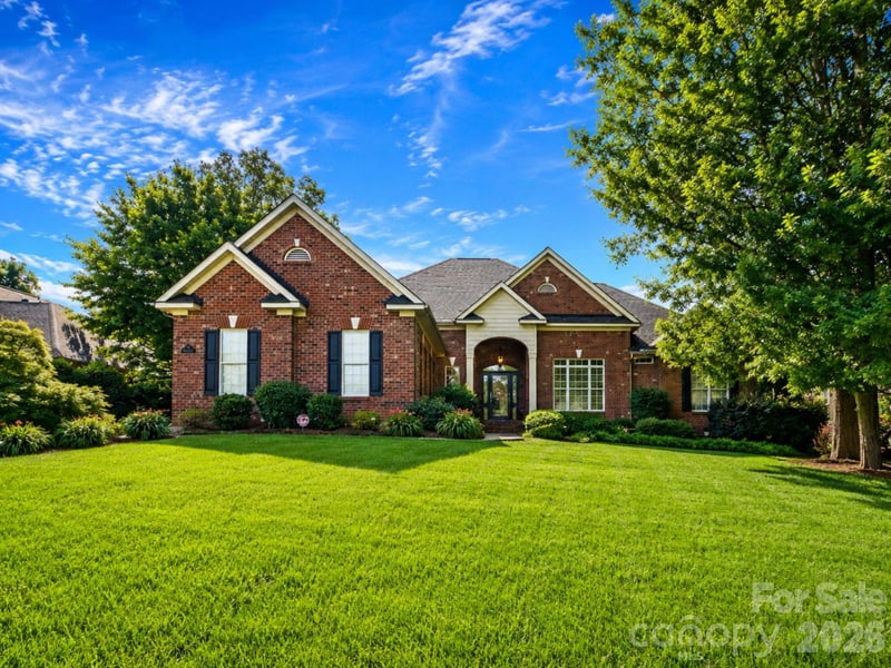 526 Ballymote, Matthews, NC - 3 beds, 3 baths, 2,922 sqft - $850,000