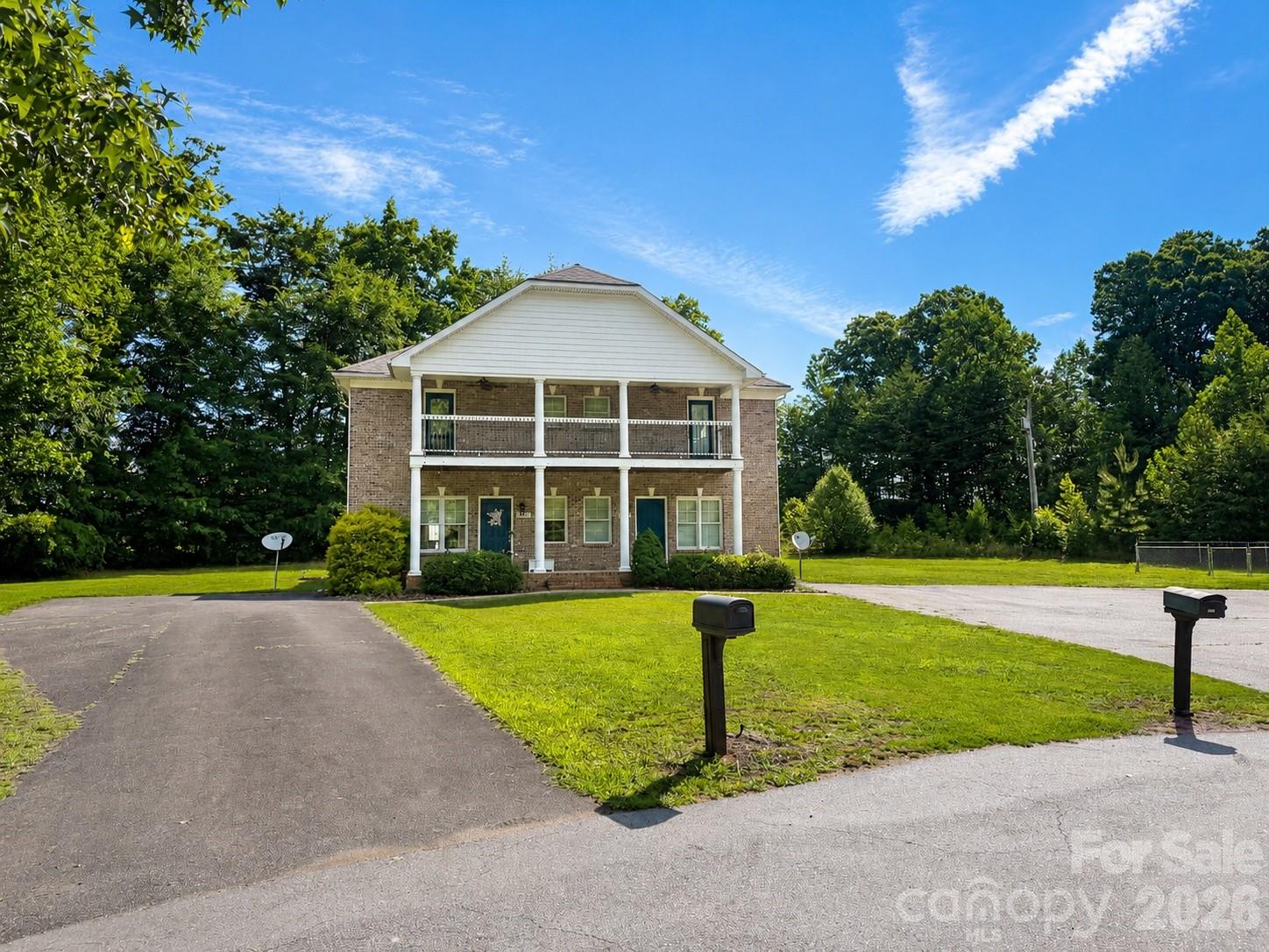 8017 Secluded Lane, Denver, NC. property listing photo