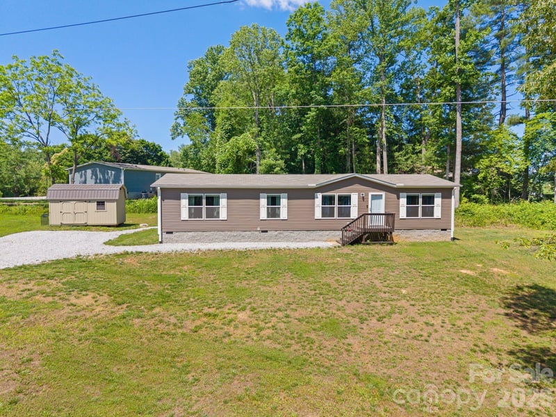 151 Field Sparrow Lane, Hendersonville, NC - 3 beds, 2 baths, 1,601 sqft - $320,000