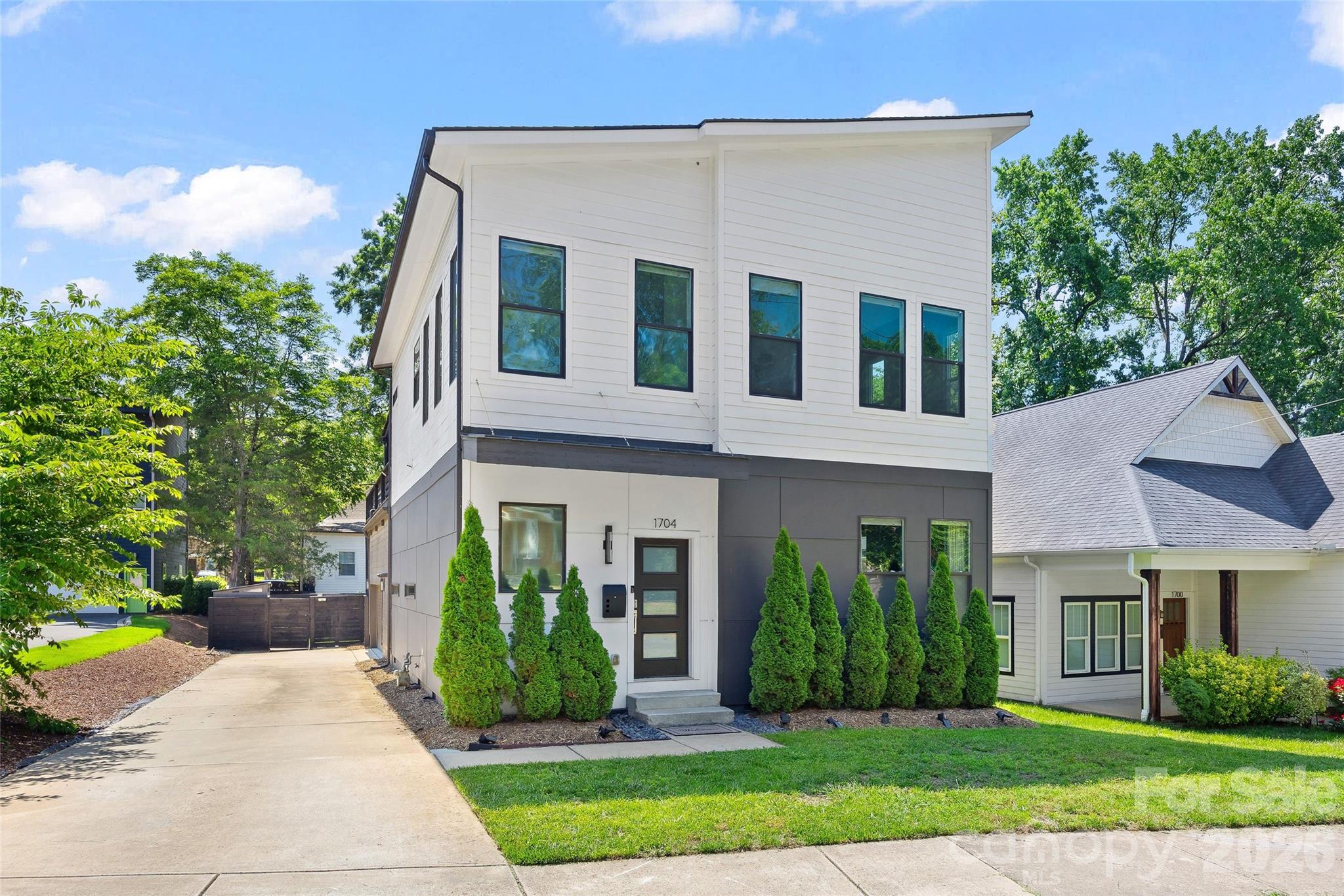 1704 Pegram, Charlotte, NC — property listing photo 1