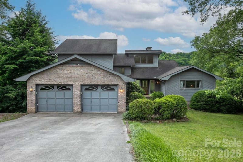 547 Windover Drive, Brevard, NC - 5 beds, 3.5 baths, 4,322 sqft - $1,200,000