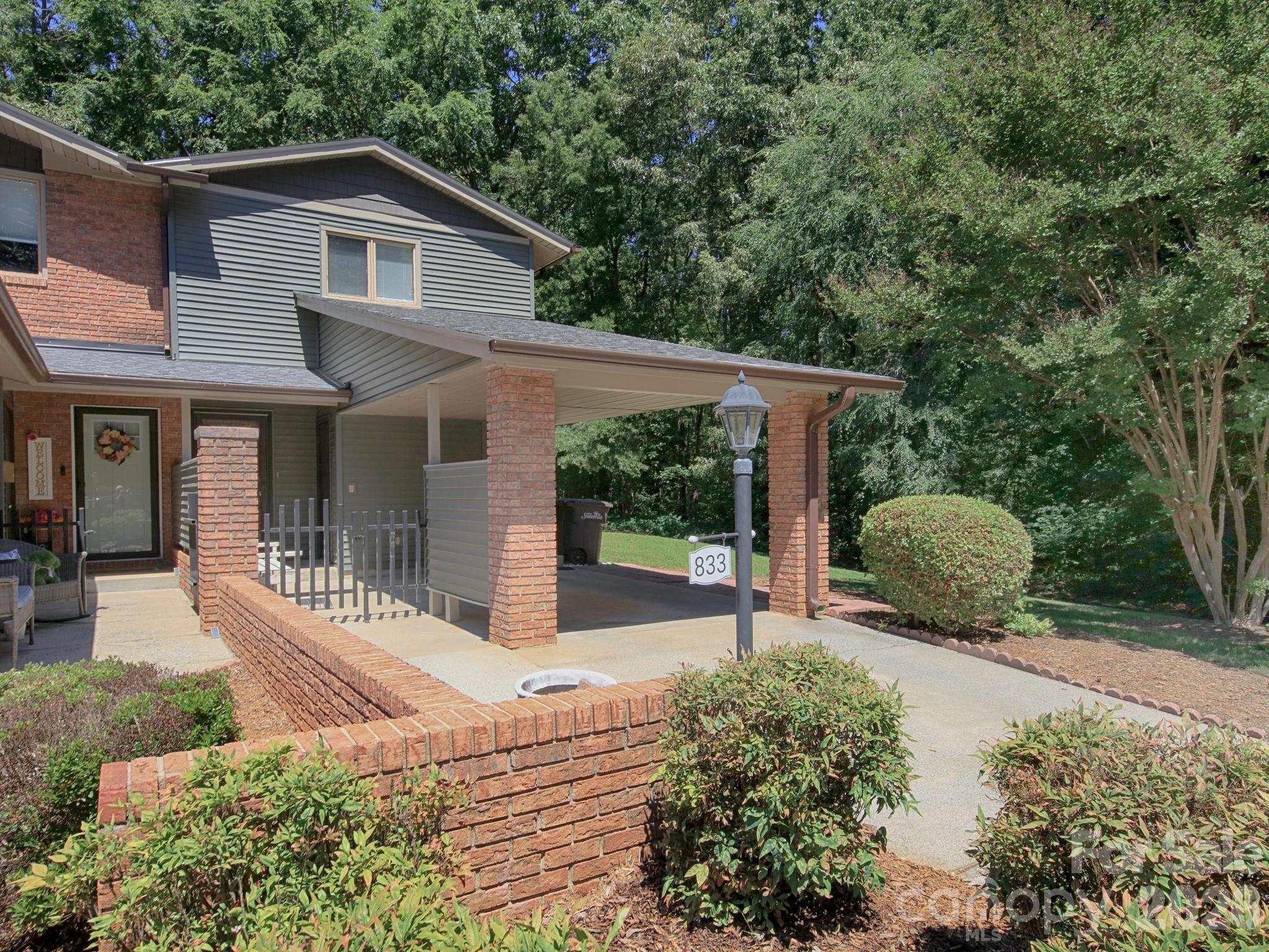833 Coventry Lane, Statesville, NC — property listing photo