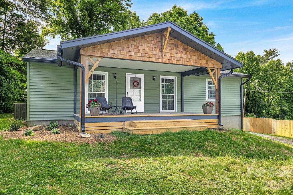 113 Byrd Lane, Brevard, NC. property listing photo