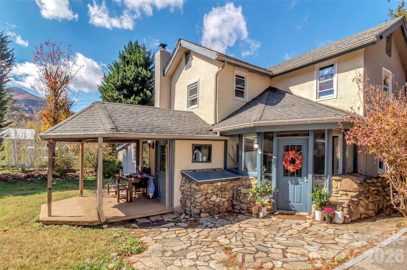 126 Arrowwood Way, Canton, NC - 4 beds, 2 baths, 2,072 sqft - $425,000