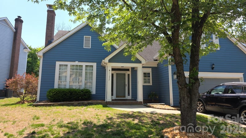 11232 Laurel View Drive, Charlotte, NC - 3 beds, 2.5 baths, 2,207 sqft - $475,000