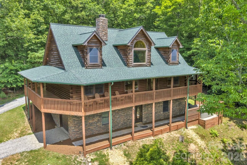 328 Nile Park Drive, Blowing Rock, NC - 5 beds, 4 baths, 3,159 sqft - $850,000