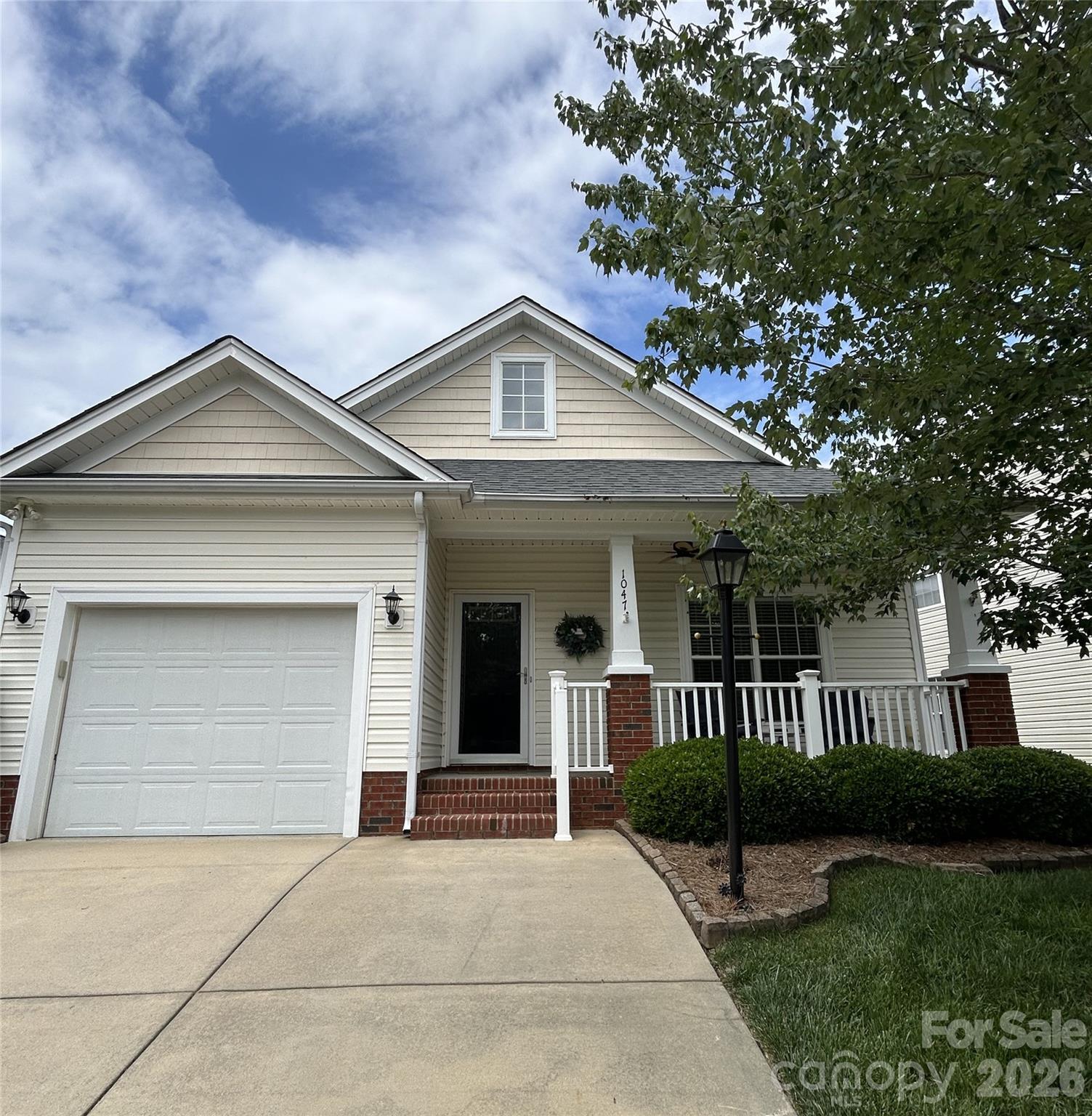 1047 Curry, Matthews, NC — property listing photo 1