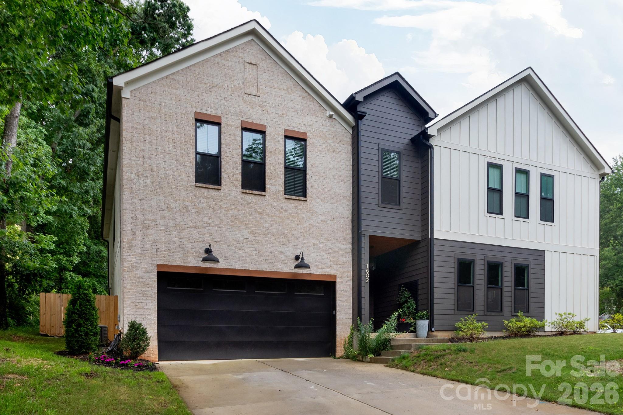 1602 Herrin, Charlotte, NC — property listing photo 1
