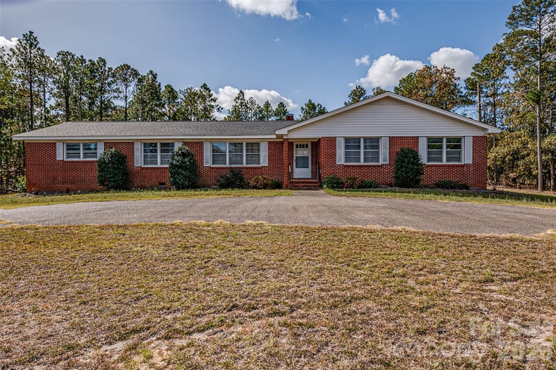 8684 Teals Mill, Cheraw, SC - 4 beds, 2 baths, 2,085 sqft - $345,000