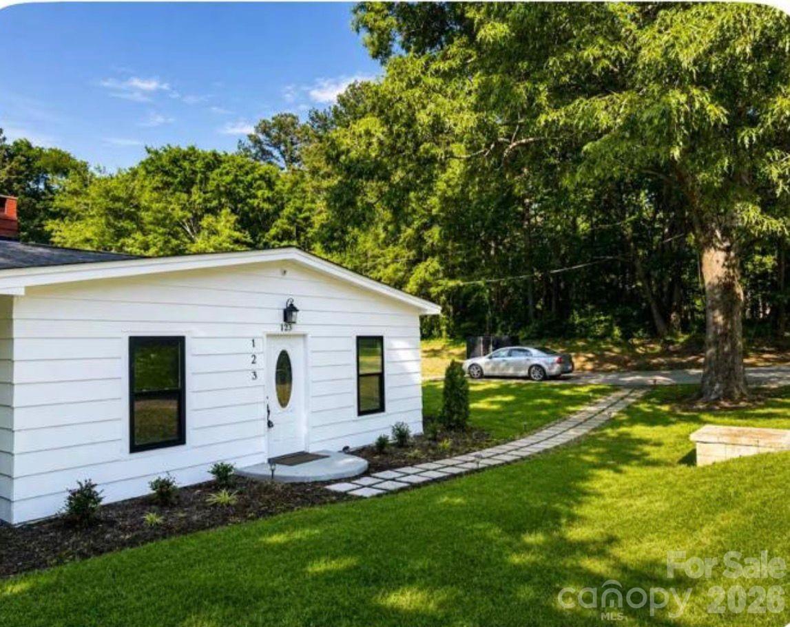 123 Riverside Drive, Mount Holly, NC. property listing photo