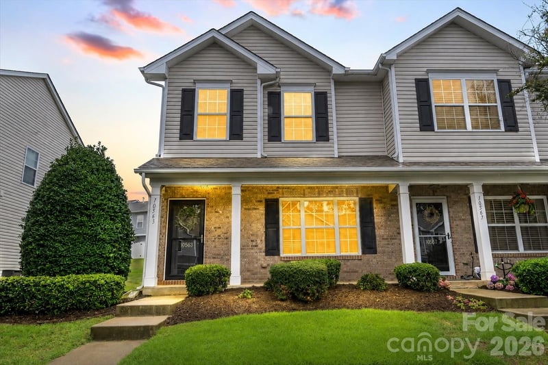 10563 Stoneacre, Pineville, NC - 3 beds, 3 baths, 1,419 sqft - $325,000