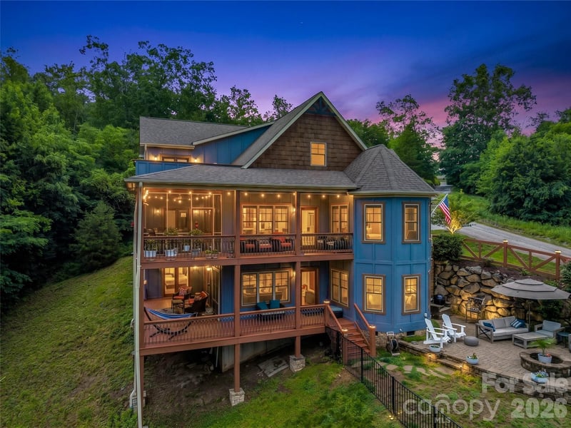 334 Willow Top Lane, Lake Lure, NC - 3 beds, 3.5 baths, 3,885 sqft - $1,050,000