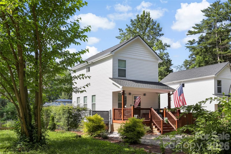 13 Trade Street, Arden, NC - 2 beds, 1.5 baths, 896 sqft - $339,000