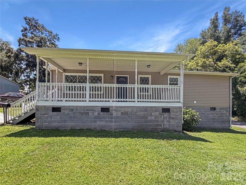 313 Black Street, Cherryville, NC - 2 beds, 2 baths, 1,183 sqft - $195,000