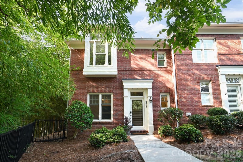 2515 Dilworth Heights, Charlotte, NC - 3 beds, 3 baths, 1,494 sqft - $625,000