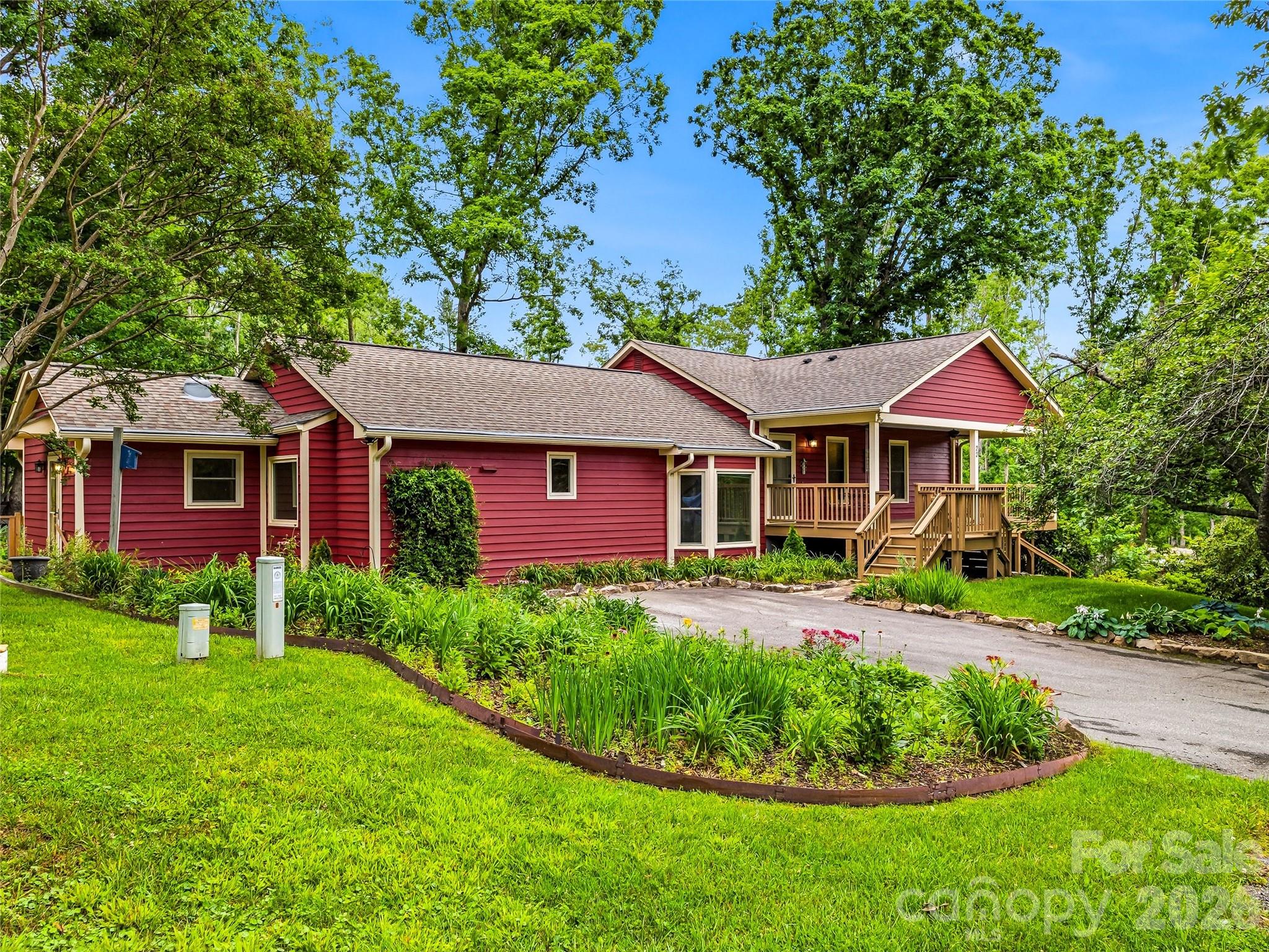 22 Timberleaf Drive, Fletcher, NC — property listing photo