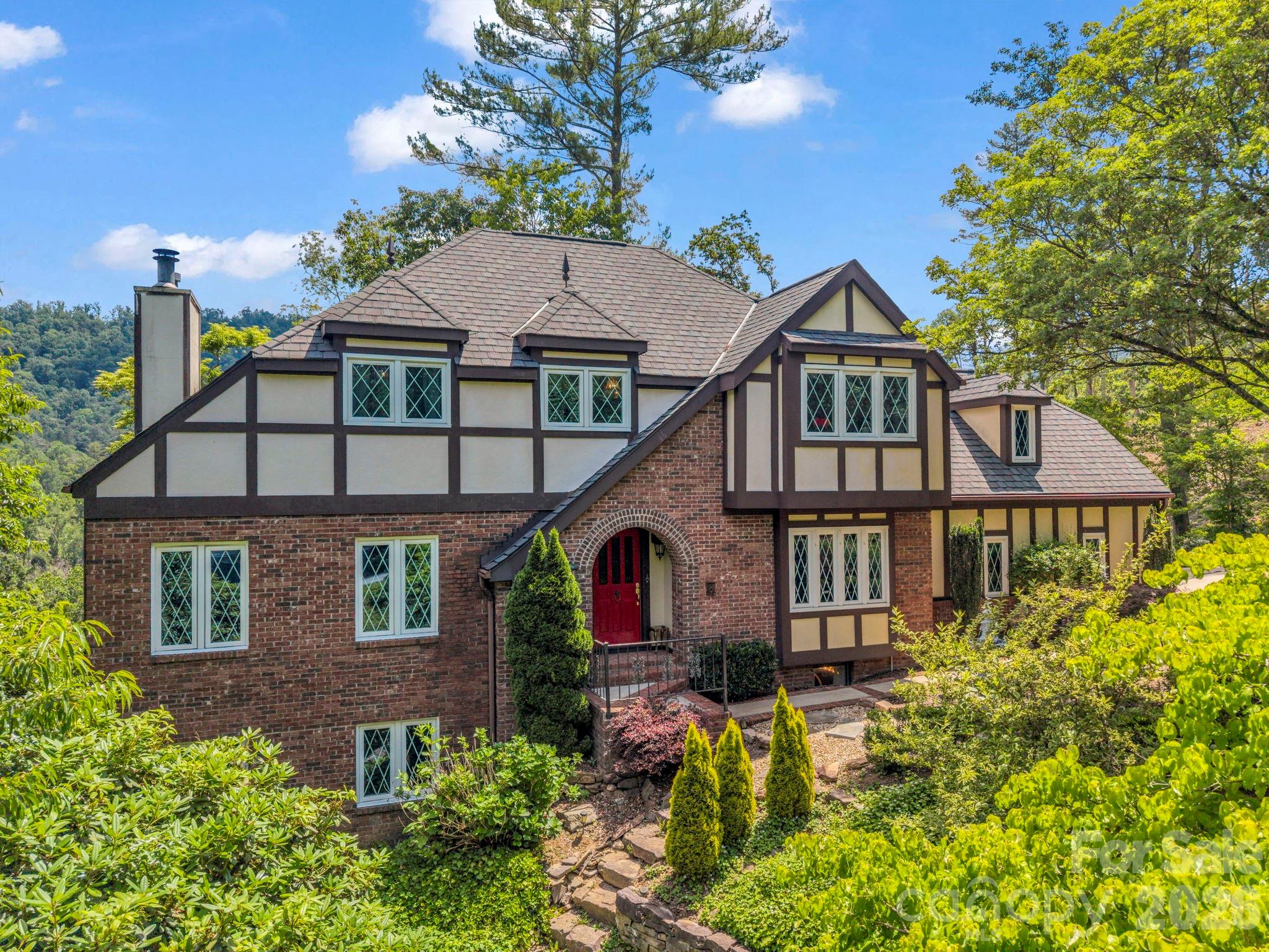 8 Sunny Ridge Drive, Asheville, NC. property listing photo