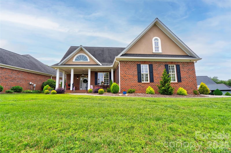 121 Blakemore Drive, Shelby, NC - 3 beds, 3 baths, 2,619 sqft - $535,000