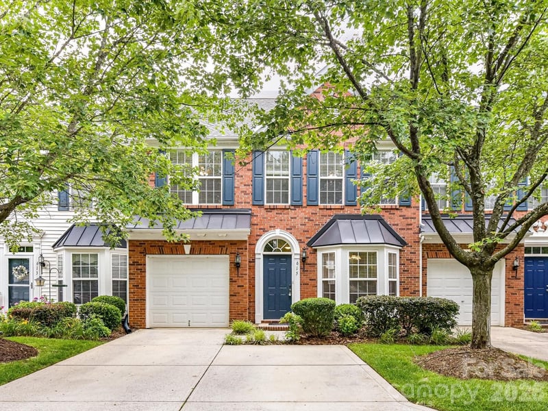 615 Colbert Way, Fort Mill, SC - 3 beds, 2.5 baths, 1,841 sqft - $350,000