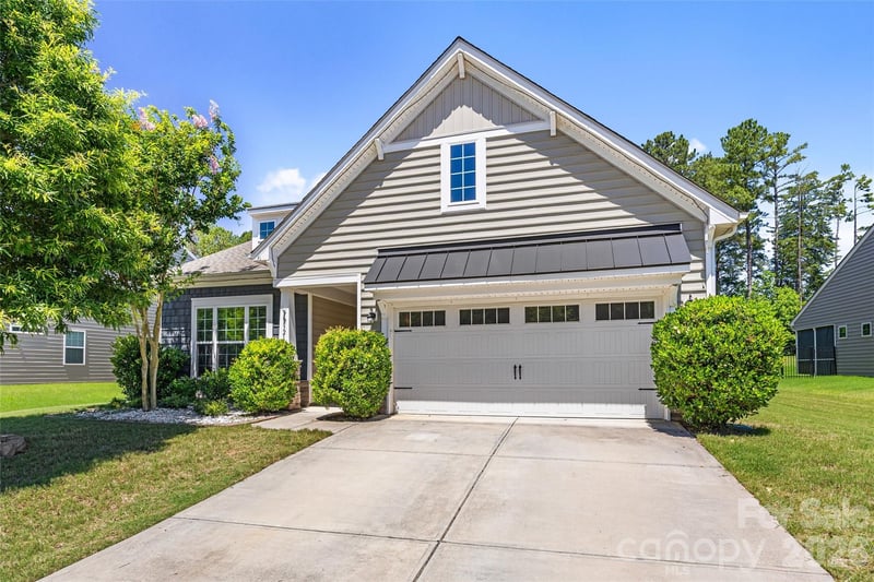 2321 Napa Valley Drive, Waxhaw, NC - 3 beds, 2.5 baths, 2,112 sqft - $519,000