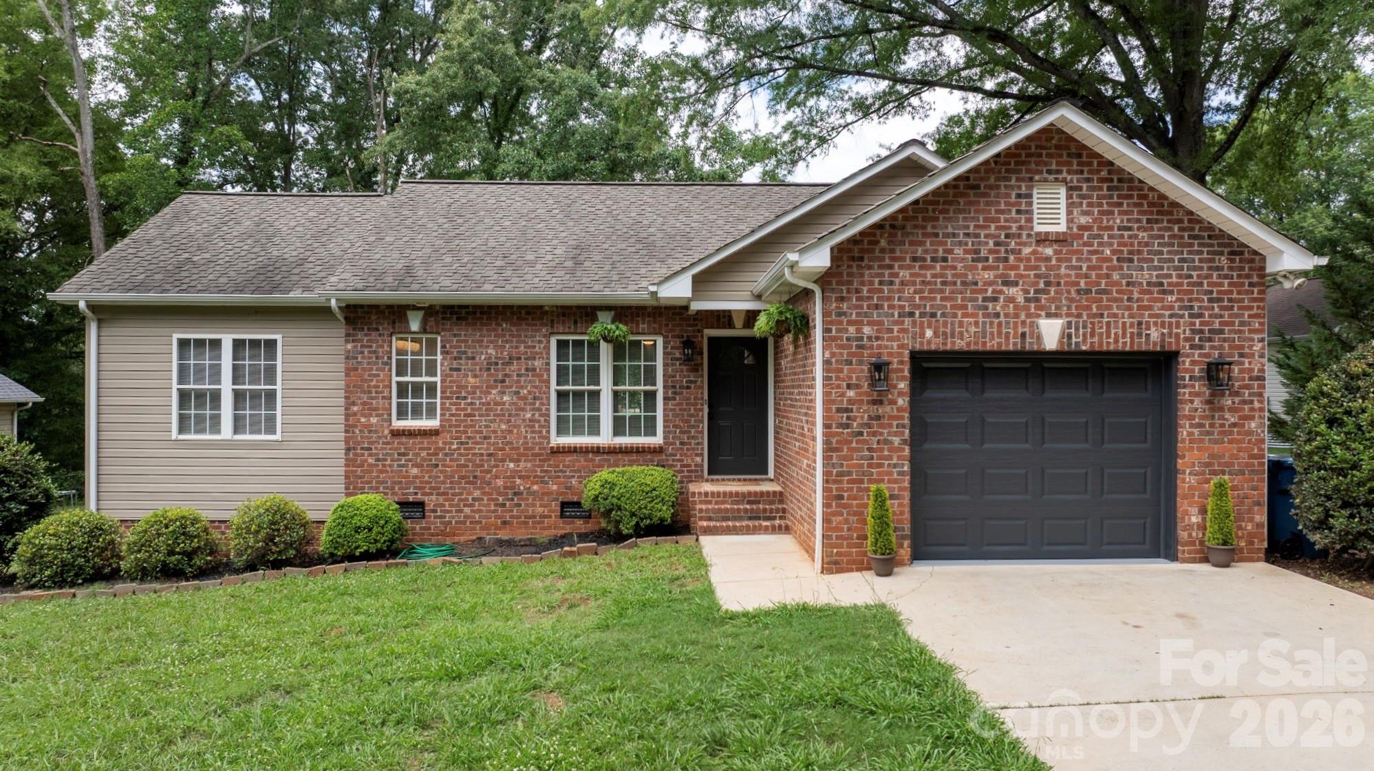 208 S B Avenue, Maiden, NC. property listing photo
