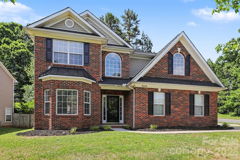 8539 Suttonview Drive, Charlotte, NC - 4 beds, 2.5 baths, 2,398 sqft - $404,900
