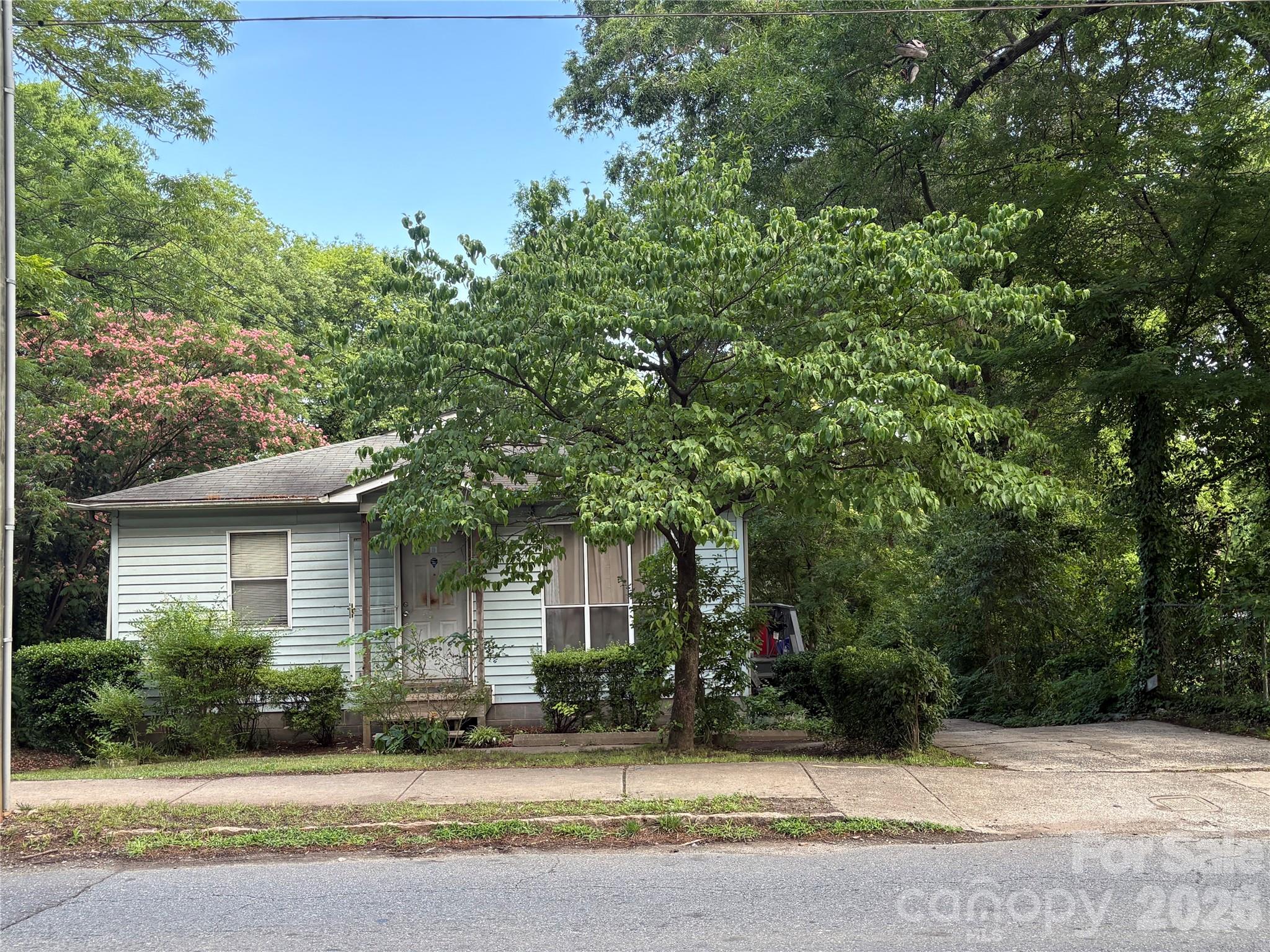 1304 N Davidson Street, Charlotte, NC. property listing photo