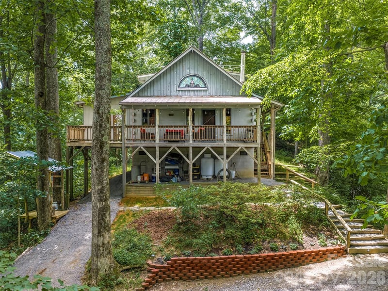 520 Patricia Road, Black Mountain, NC - 2 beds, 2 baths, 1,301 sqft - $325,000