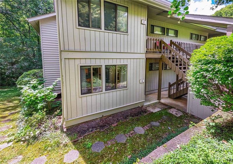 3A Cedarwood Drive, Asheville, NC - 2 beds, 2 baths, 1,846 sqft - $304,500