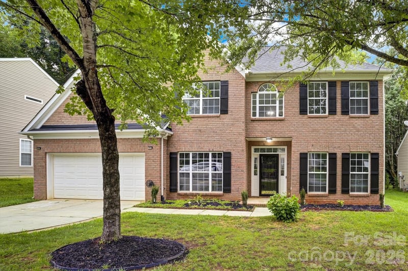 520 Grantham Lane, Charlotte, NC - 5 beds, 3 baths, 2,719 sqft - $484,900