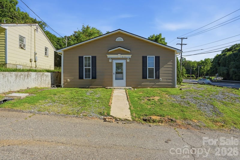 411 W Sullivan Street, Gastonia, NC - 3 beds, 2 baths, 1,357 sqft - $240,000