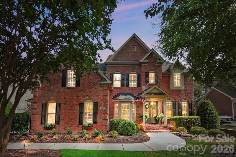 16601 Doves Canyon Lane, Charlotte, NC - 4 beds, 4.5 baths, 4,794 sqft - $1,125,000