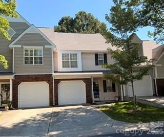 9725 Mattforest Circle, Charlotte, NC - 2 beds, 2.5 baths, 1,435 sqft - $357,900