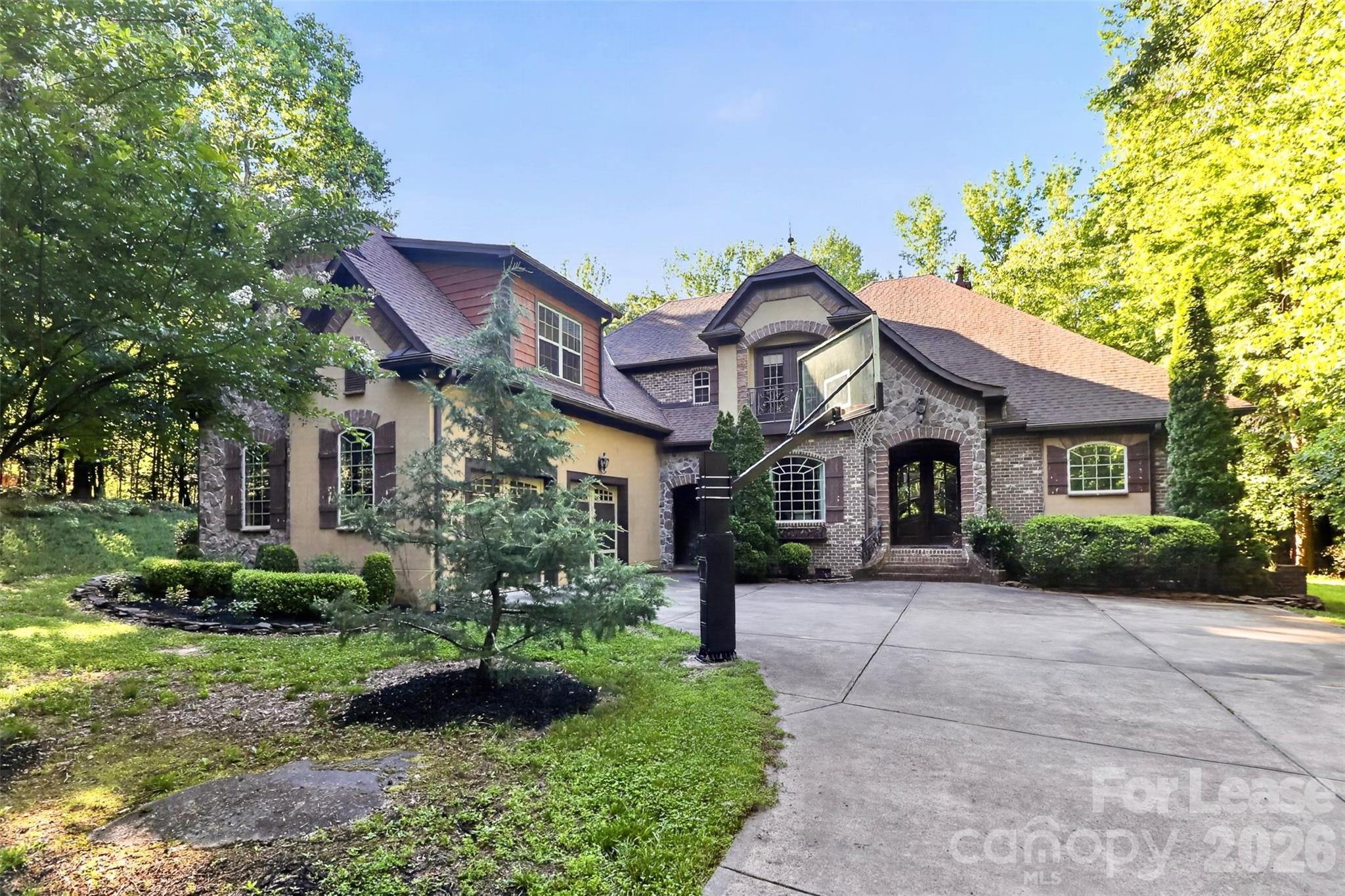 6031 Greystone Drive, Matthews, NC. property listing photo