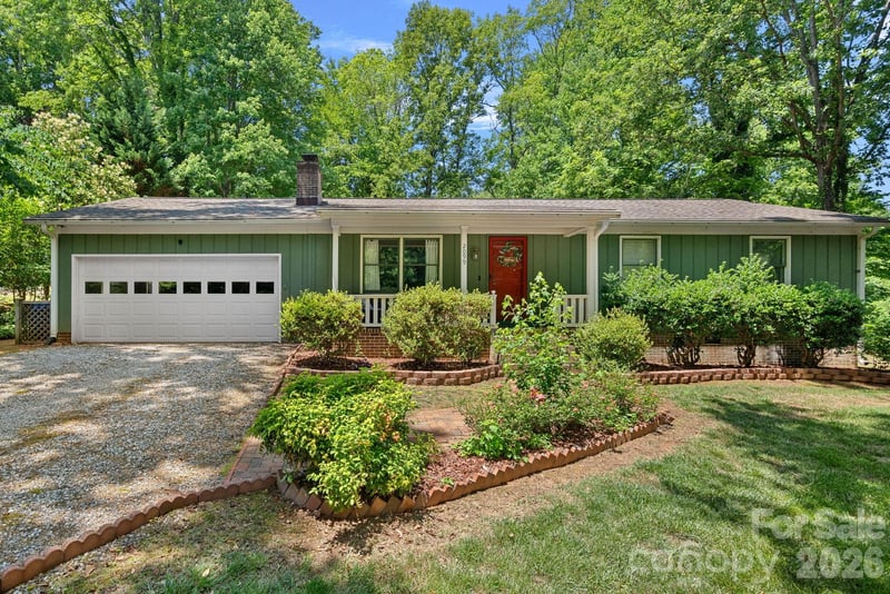 2099 Rock Springs Circle, Denver, NC - 3 beds, 2 baths, 1,609 sqft - $349,900
