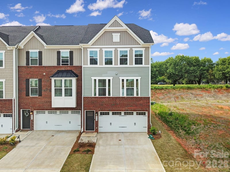 2528 Grantham Place Drive, Fort Mill, SC - 3 beds, 2.5 baths, 2,000 sqft - $374,999