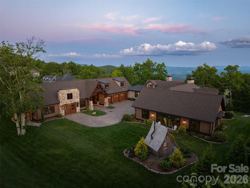 93 N Snow Ridge Drive, Hendersonville, NC - 5 beds, 5.5 baths, 6,646 sqft - $4,495,000