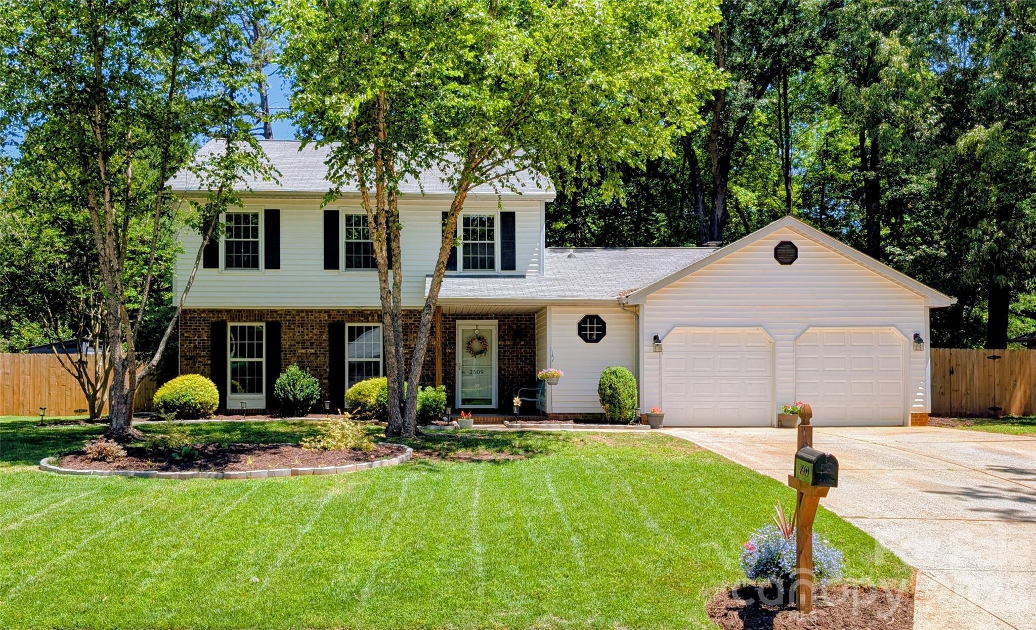 2509 Jaywick, Matthews, NC — property listing photo 1