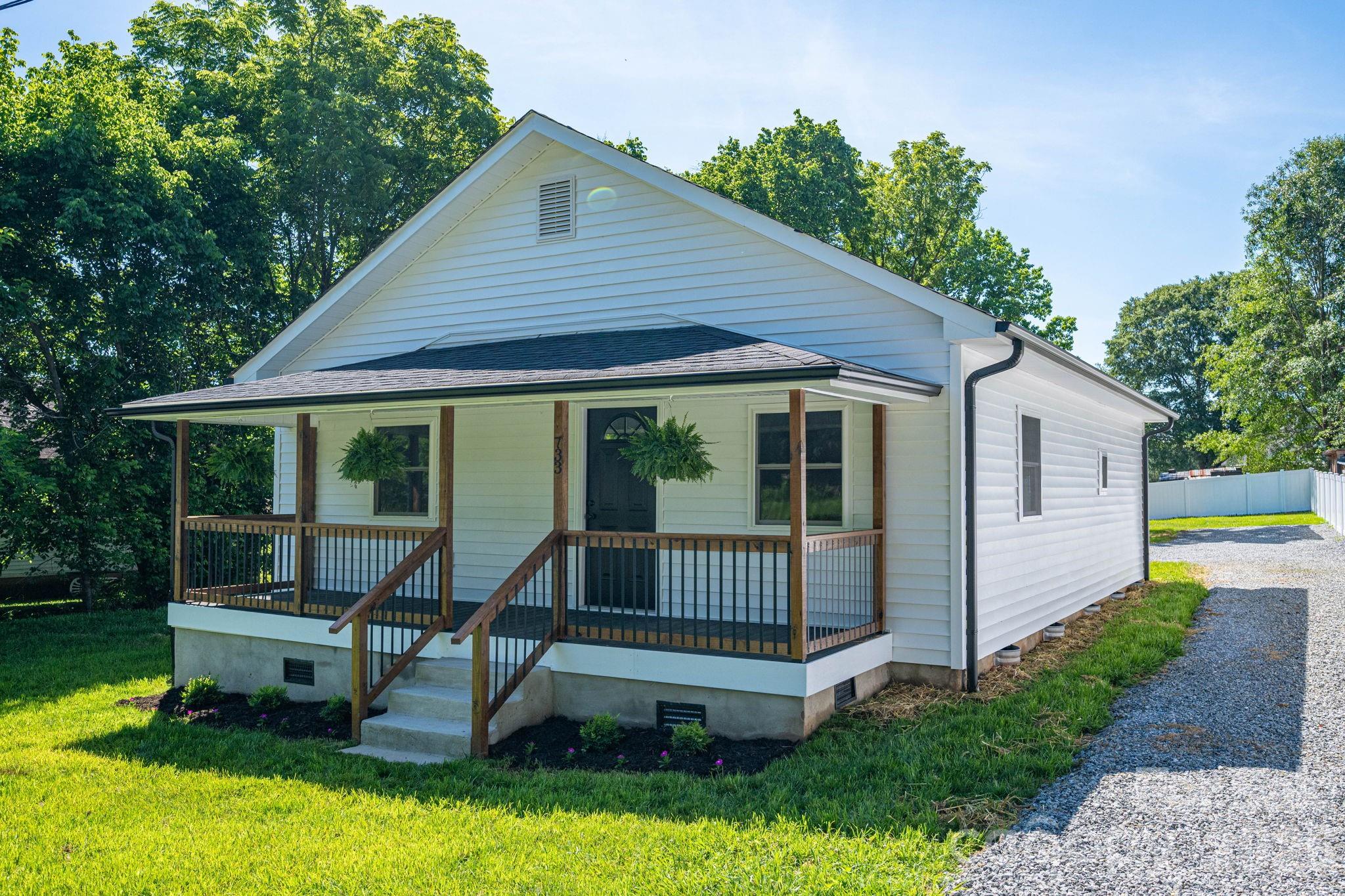 733 S Grove Street Extension, Lincolnton, NC — property listing photo