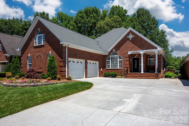 1256 Kennett Avenue, Gastonia, NC - 4 beds, 3 baths, 3,041 sqft - $587,000
