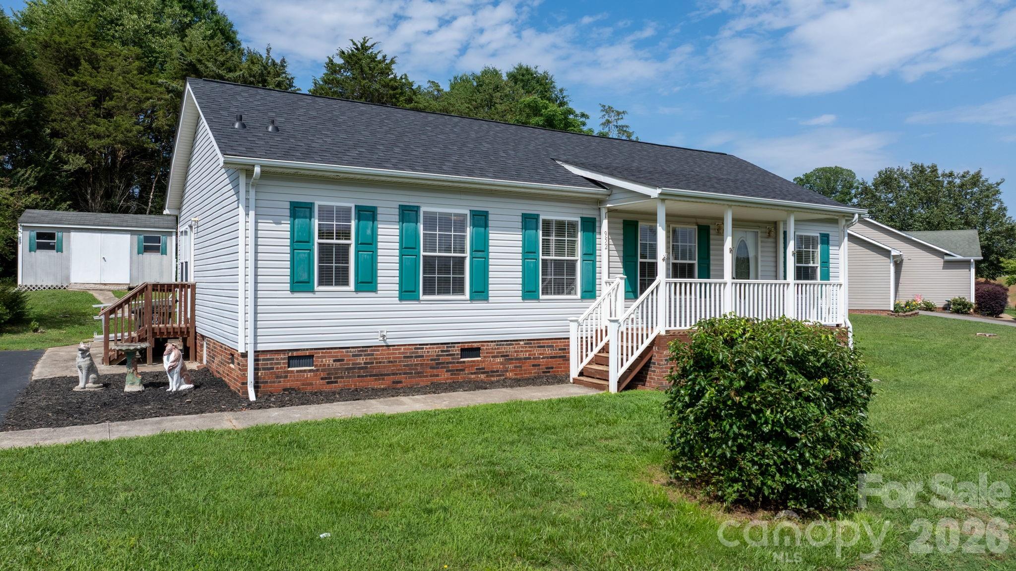 952 Eastern Ridge Drive, Newton, NC — property listing photo