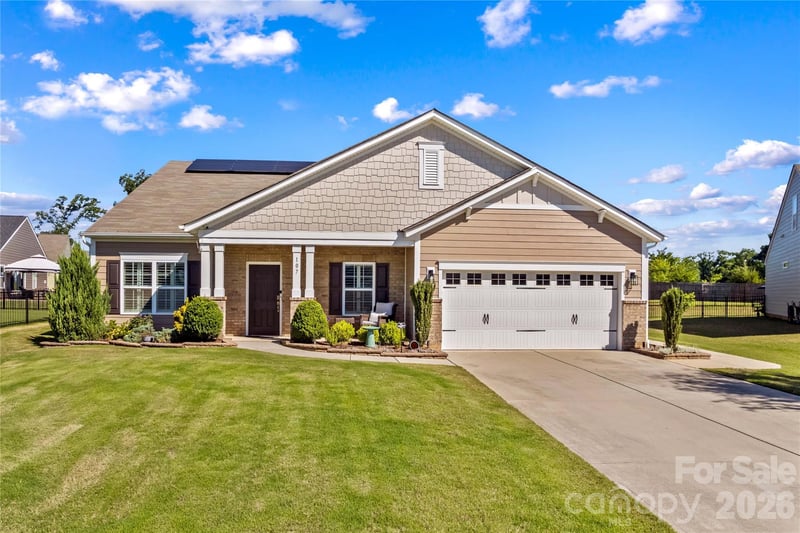 107 Summrow Court, Mooresville, NC - 4 beds, 2.5 baths, 2,366 sqft - $469,000