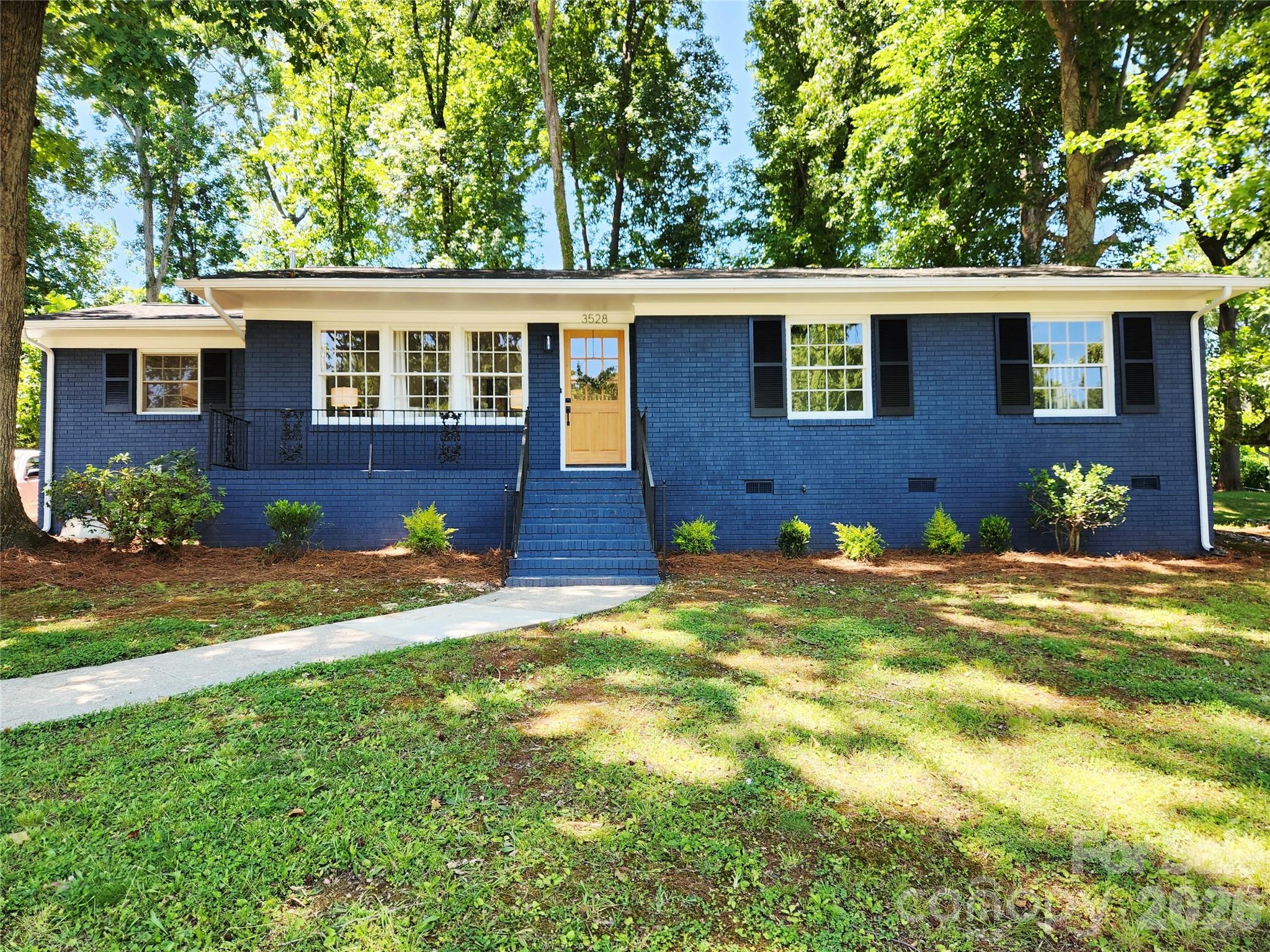 3528 Enfield, Charlotte, NC — property listing photo 1