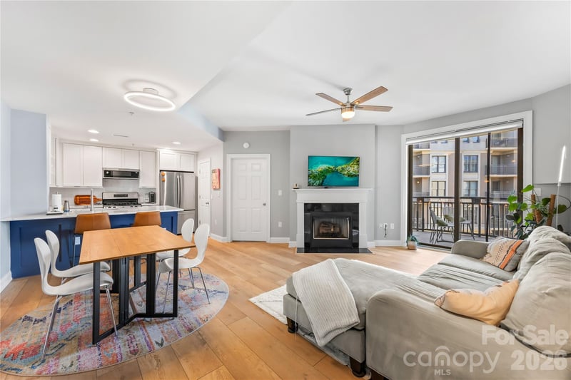 718 W Trade Street Apt 603, Charlotte, NC - 2 beds, 2 baths, 1,141 sqft - $392,000