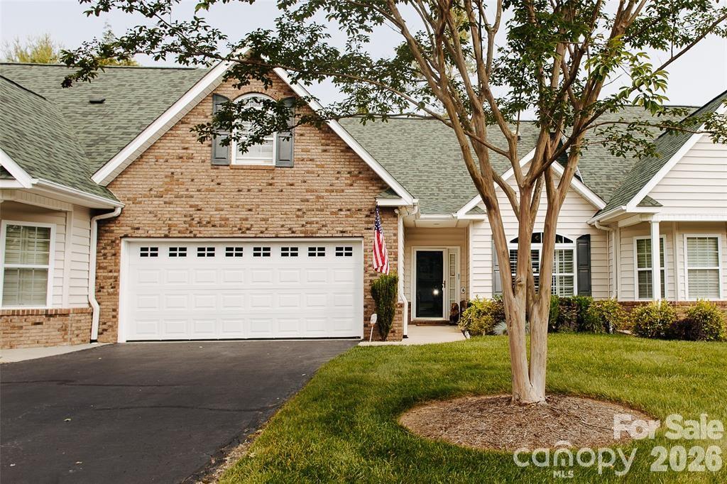 47 Victoria Park Drive, Hendersonville, NC. property listing photo