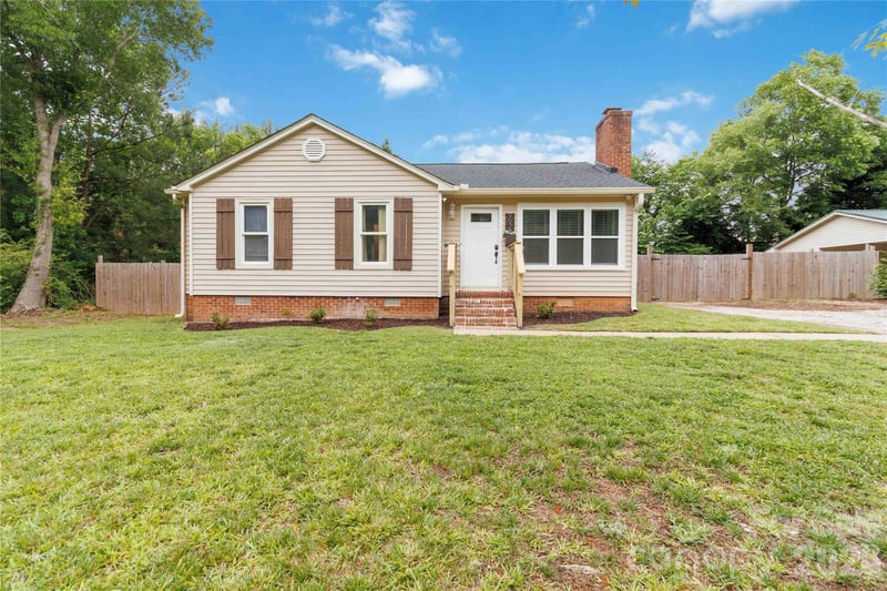 992 Twin Lakes Road, Rock Hill, SC - 3 beds, 2 baths, 1,256 sqft - $329,900