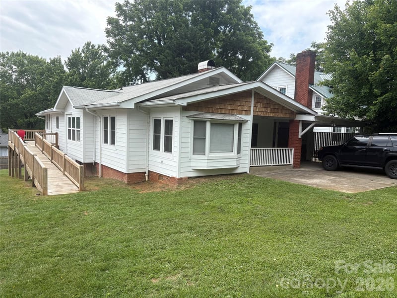 10 Washington Avenue, Asheville, NC - 3 beds, 2 baths, 1,832 sqft - $389,000