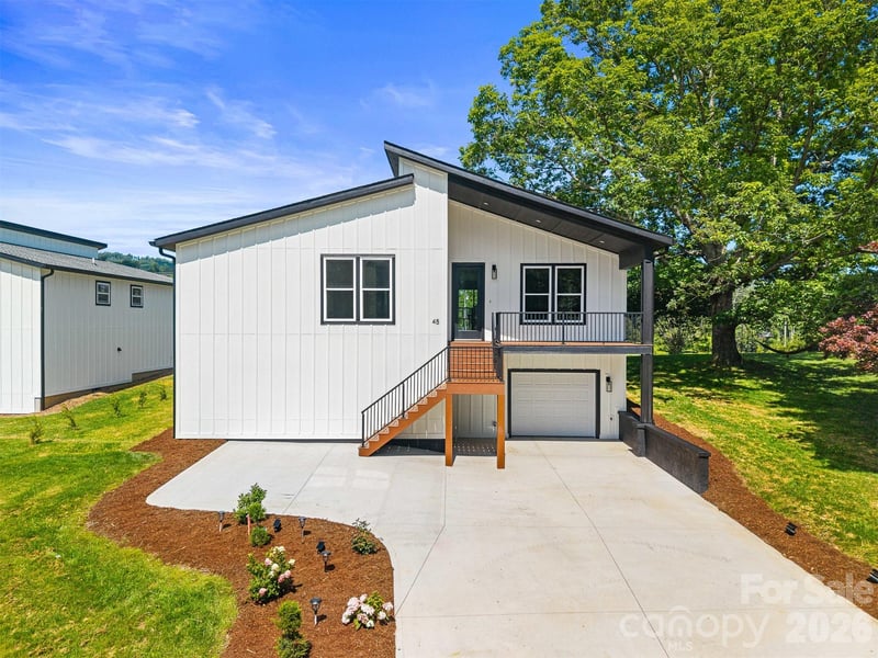 45 Klimovych Road, Hendersonville, NC - 3 beds, 2.5 baths, 1,785 sqft - $548,000