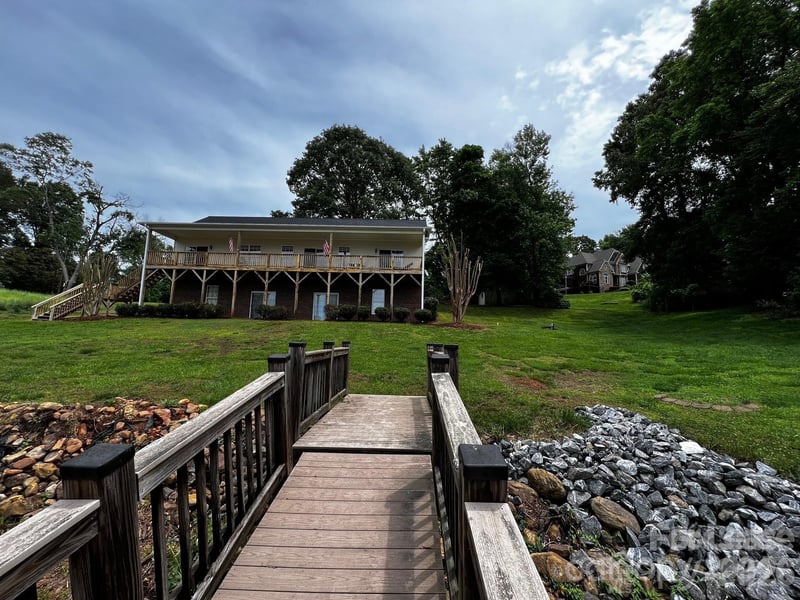 137 Fern Haven Lane, Mooresville, NC - 3 beds, 2 baths, 1,610 sqft - $3,450/mo